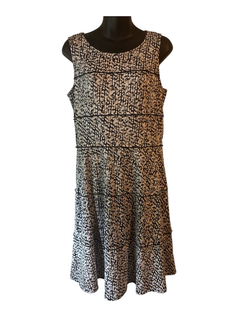 Chelsea Suite Sleeveless Black and White Knit Printed Dress Size 10